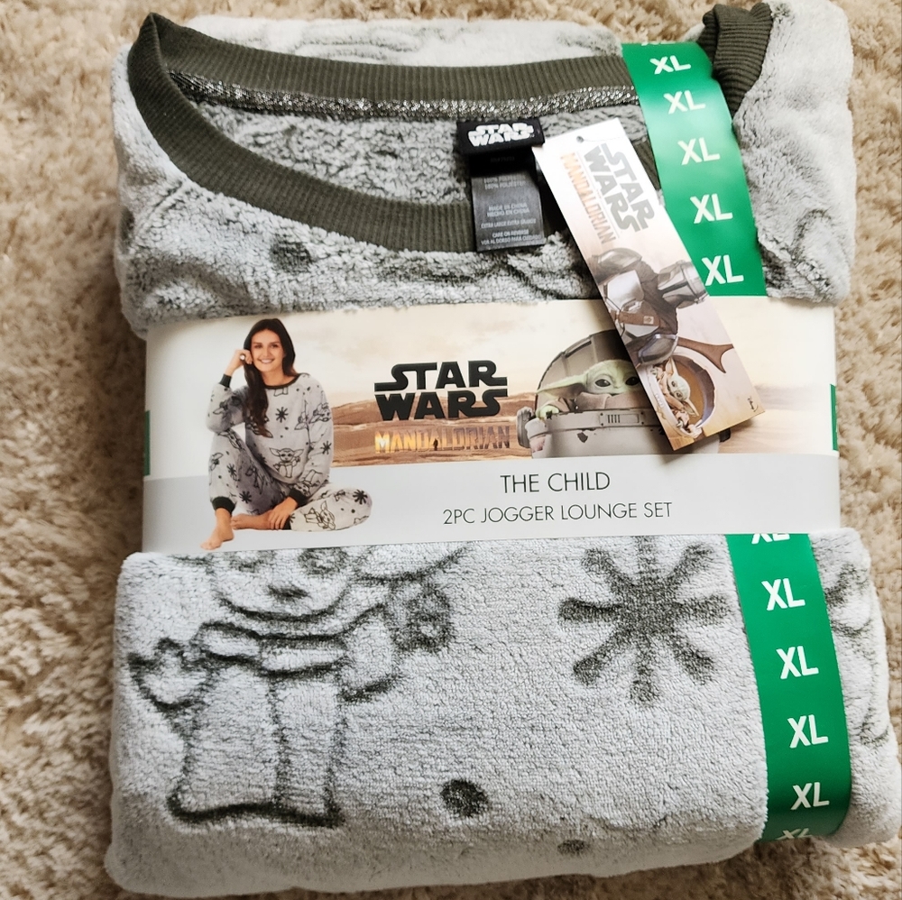 🆕 "The Child" Star Wars two piece pajama set